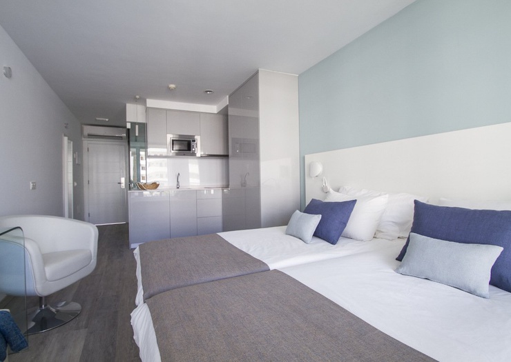 Junior suite con vista piscina Hotel Coral Ocean View Costa Adeje Junior suite con vista piscina Hotel Coral Ocean View Costa Adeje