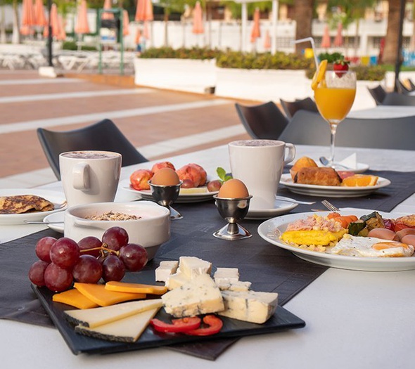 Desayunos diarios Apartamentos Coral Compostela Beach Playa de las Américas