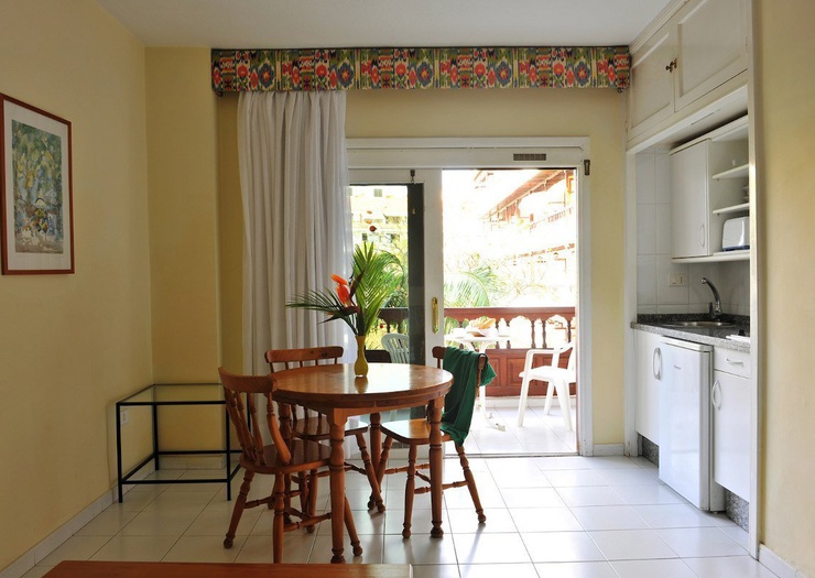 Paquete ciclista estudio 2 adultos Apartamentos Coral Teide Mar Puerto de la Cruz Paquete ciclista estudio 2 adultos Apartamentos Coral Teide Mar Puerto de la Cruz