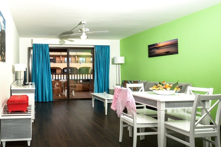 Coral grand suite de 1 dormitorio con vistas a la piscina 2 adultos coral los alisios los cristianos Coral grand suite de 1 dormitorio con vistas a la piscina 2 adultos coral los alisios los cristianos
