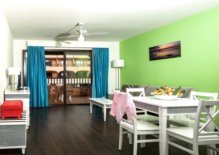 Coral classic suite de 1 dormitorio con vistas al mar-piscina alto Apartamentos Coral Los Alisios Los Cristianos