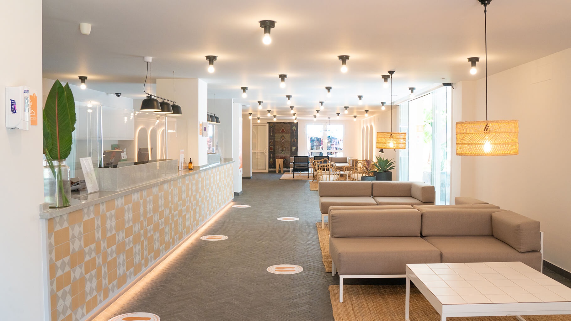 COMPARTE CON LOS TUYOS Coral Hotels COMPARTE CON LOS TUYOS Coral Hotels