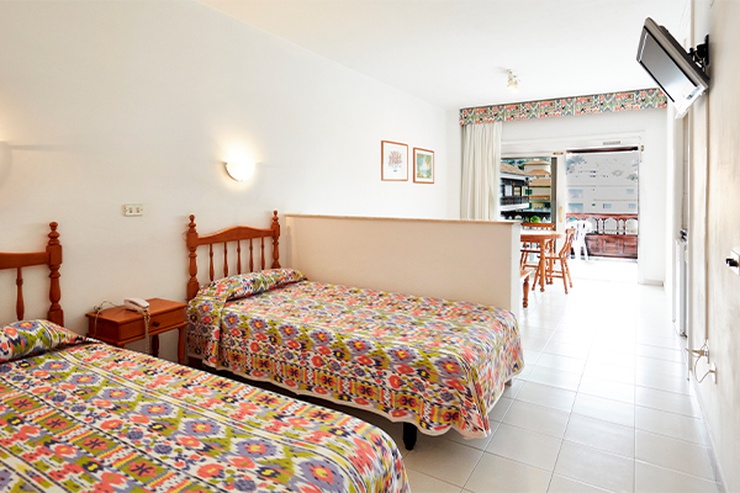 Estudio vista jardín/piscina 2 adultos + 1 niño coral teide mar puerto de la cruz Estudio vista jardín/piscina 2 adultos + 1 niño coral teide mar puerto de la cruz