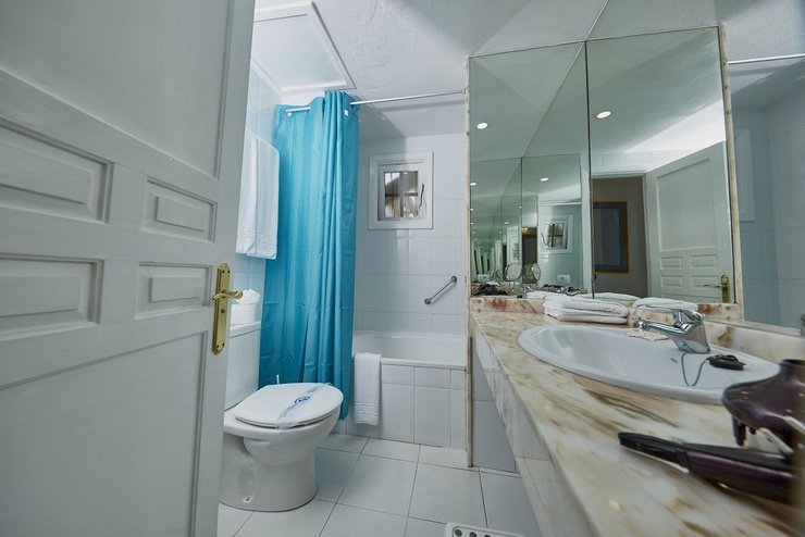 Junior suite vista jardin / piscina coral teide mar puerto de la cruz Junior suite vista jardin / piscina coral teide mar puerto de la cruz