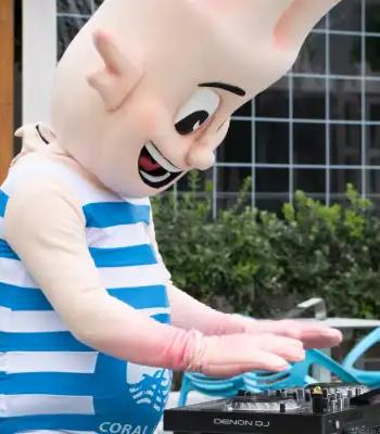 La letra de la canción ¨Come to waterland¨ Coral Hotels La letra de la canción ¨Come to waterland¨ Coral Hotels