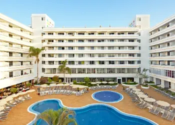 Piscinas Hotel Coral Suites & Spa Playa de las Américas Piscinas Hotel Coral Suites & Spa Playa de las Américas