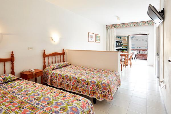 Estudio vista jardín/piscina 2 adultos + 1 niño Apartamentos Coral Teide Mar Puerto de la Cruz Estudio vista jardín/piscina 2 adultos + 1 niño Apartamentos Coral Teide Mar Puerto de la Cruz