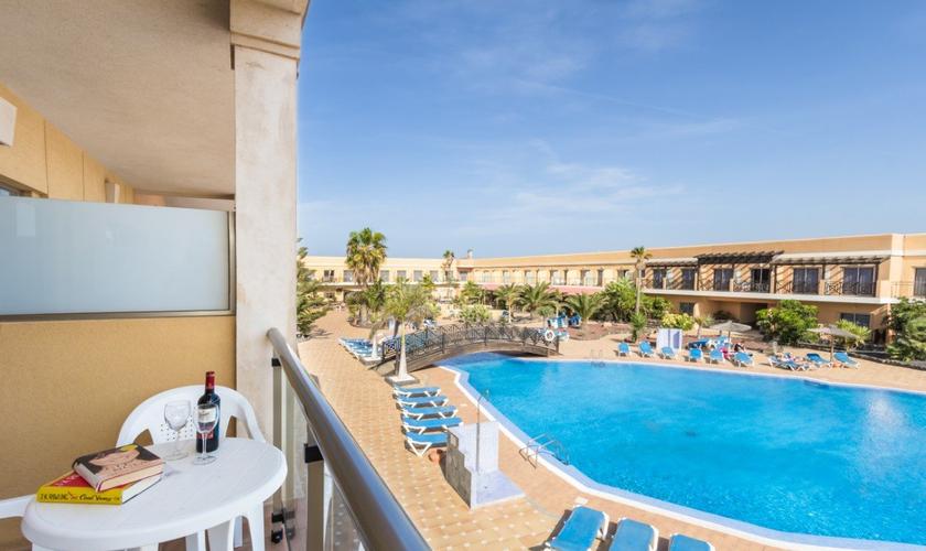 Habitación vista piscina 3 adultos Hotel Coral Cotillo Beach El Cotillo Habitación vista piscina 3 adultos Hotel Coral Cotillo Beach El Cotillo