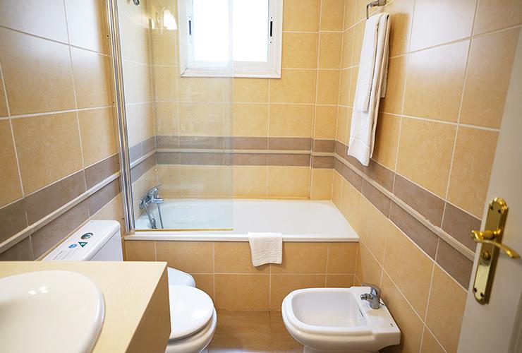 Apartamento 2 dormitorios (2-5 personas) Apartamentos Coral Los Silos Apartamento 2 dormitorios (2-5 personas) Apartamentos Coral Los Silos