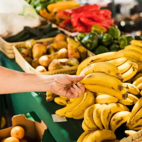 Degustación de productos locales en el mercado Coral Hotels Degustación de productos locales en el mercado Coral Hotels